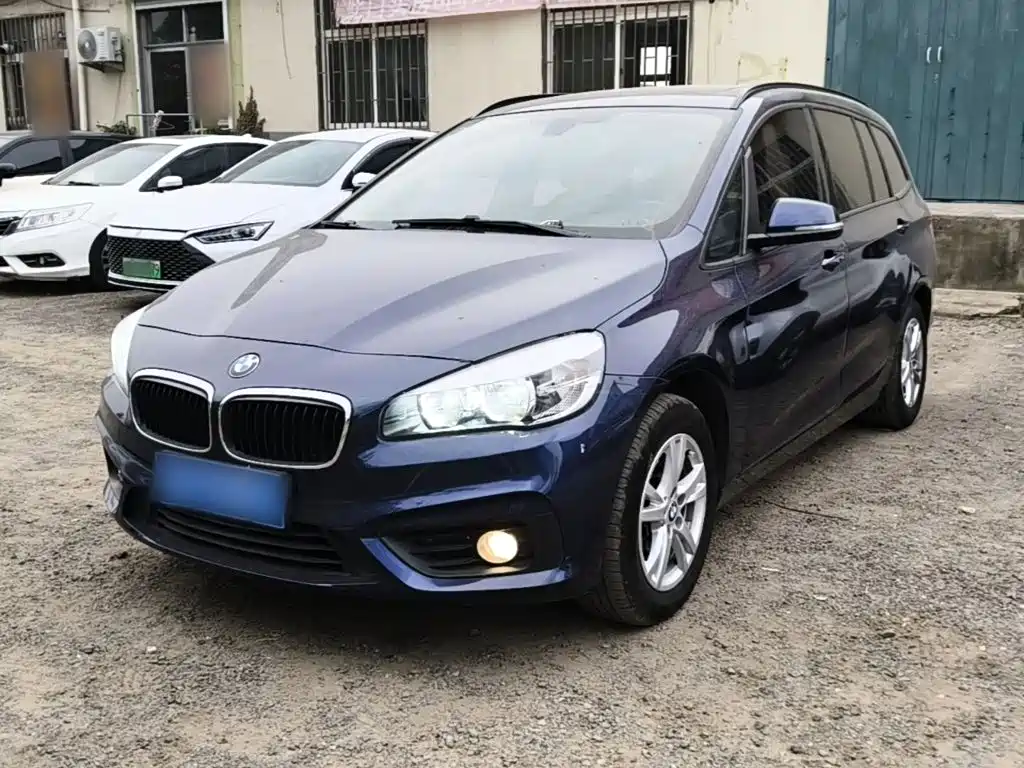BMW 2 Series Wagon 2019 — фото 1