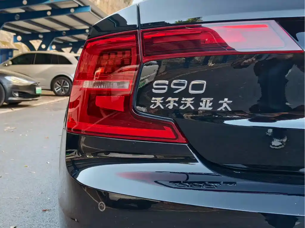 Volvo S90 2018 — фото 15