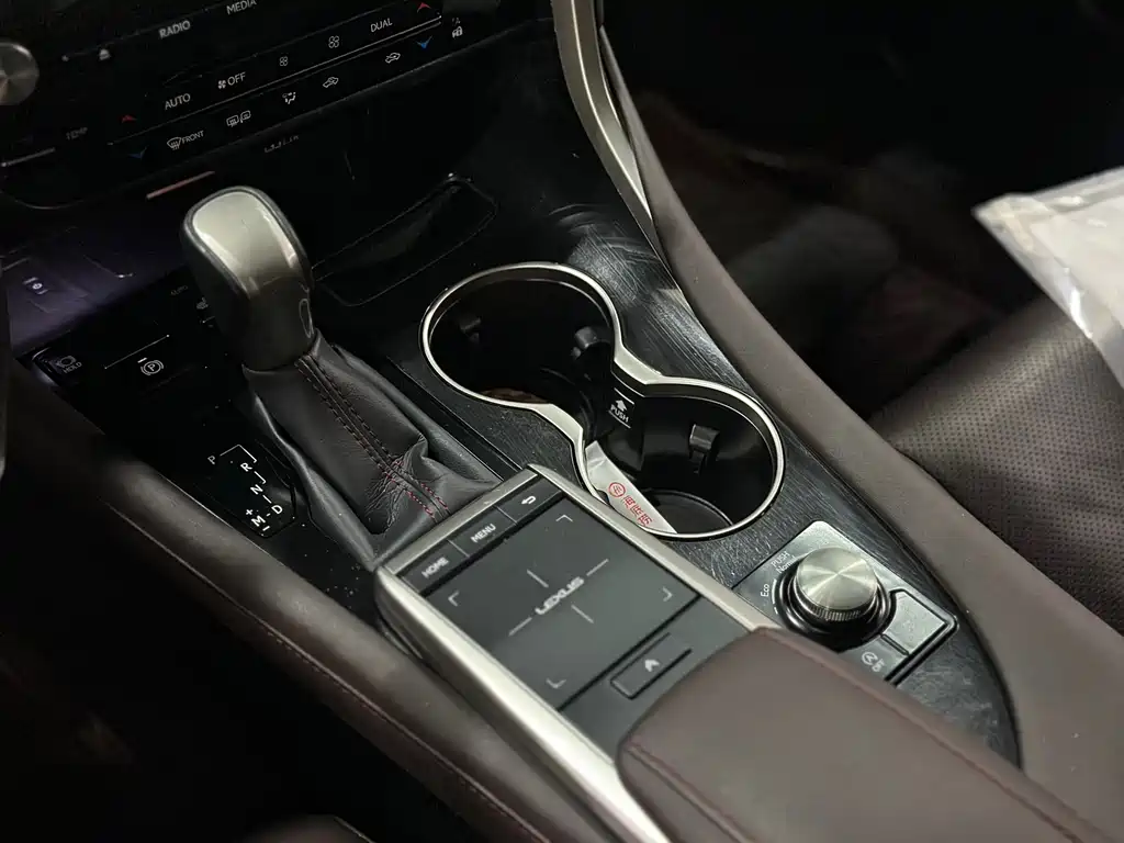 Lexus RX 2021