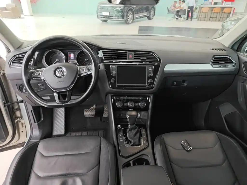 Volkswagen Tiguan L 2017 — фото 10