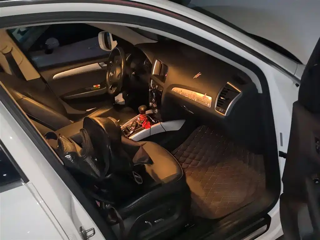 Audi Q5 2018 — фото 19