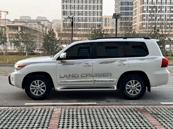 Toyota Land Cruiser 2016