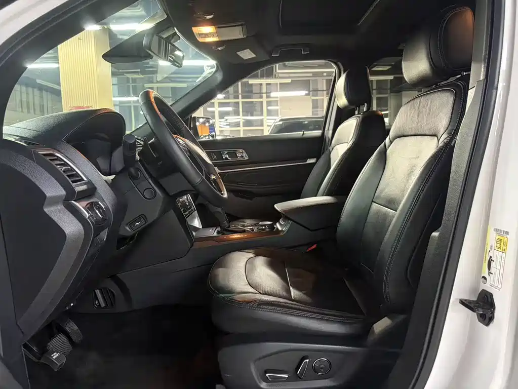 Ford Explorer 2017 — фото 4