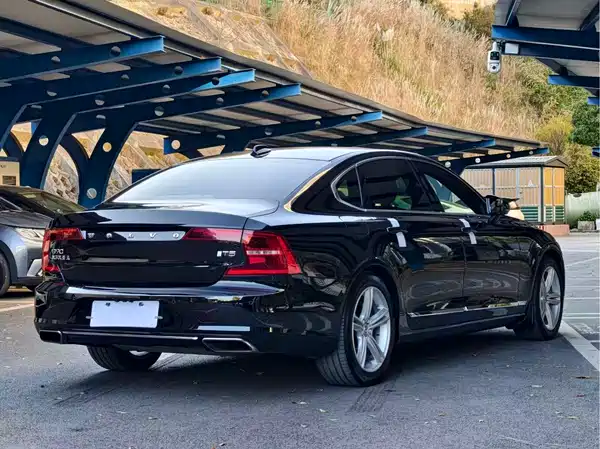Volvo S90 2018