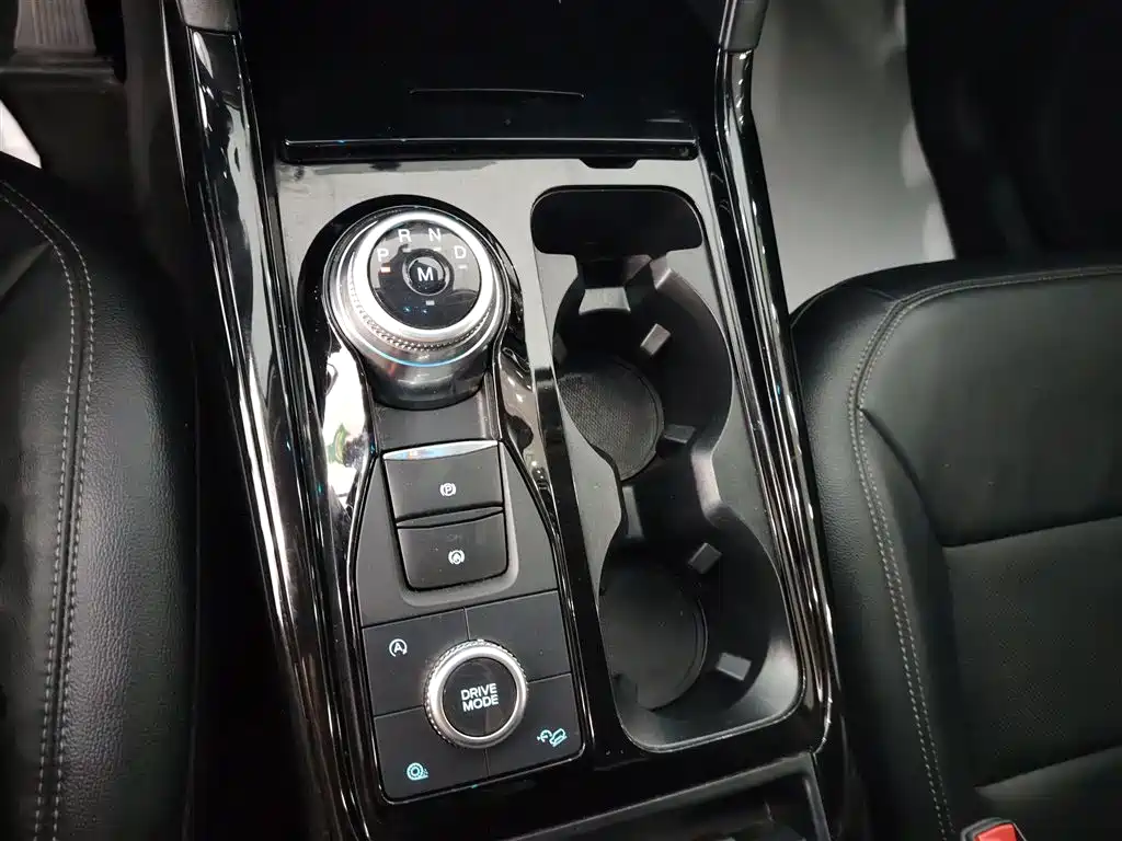 Ford Explorer 2020 — фото 14