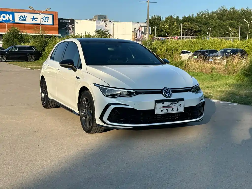 Volkswagen Golf 2024