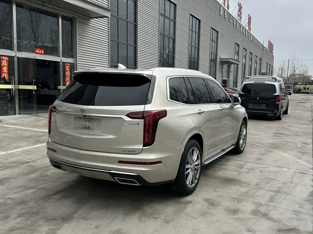 Cadillac XT6 2023 — фото 7