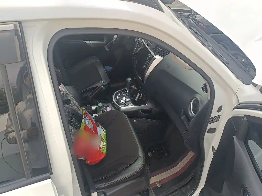 Nissan Terra 2018 — фото 18