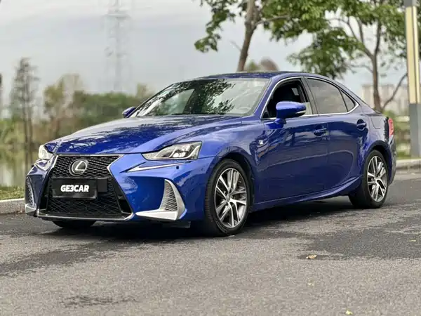 Lexus IS 2018