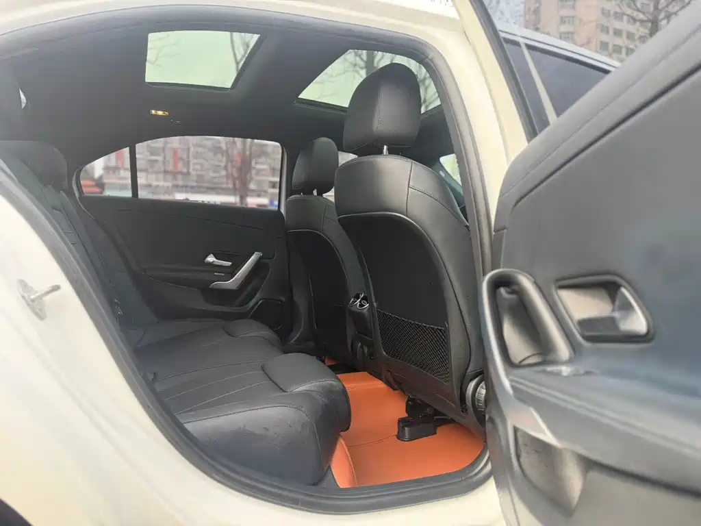 Mercedes-Benz A-Class 2022 — фото 11