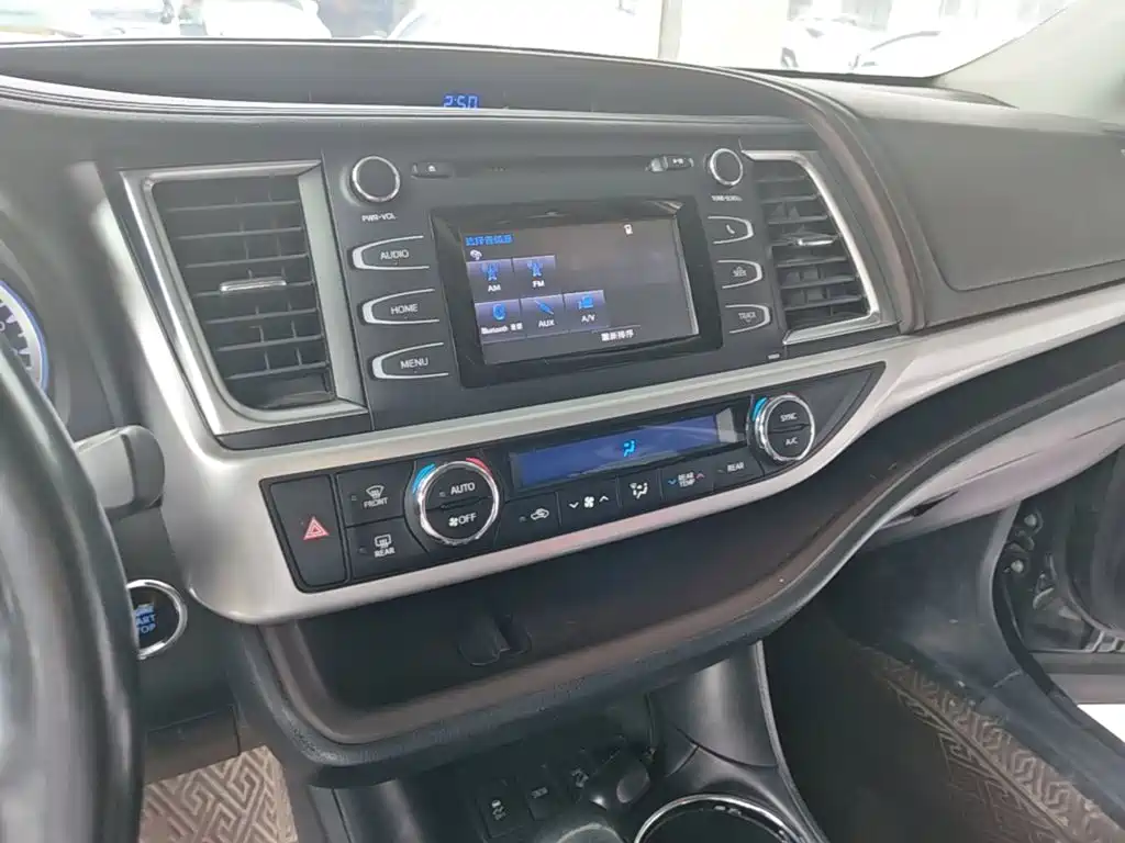 Toyota Highlander 2020 — фото 13