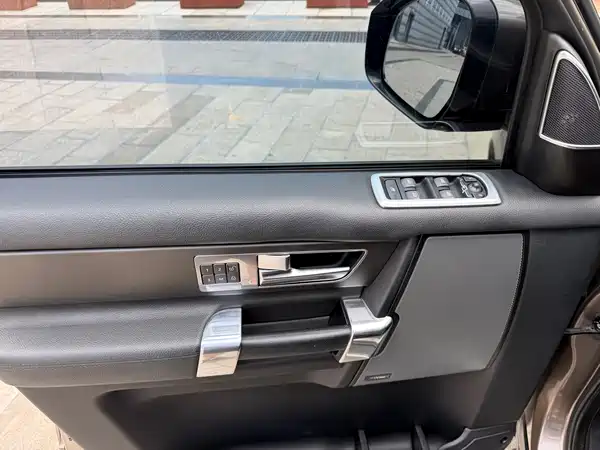 Land Rover Discovery 2016