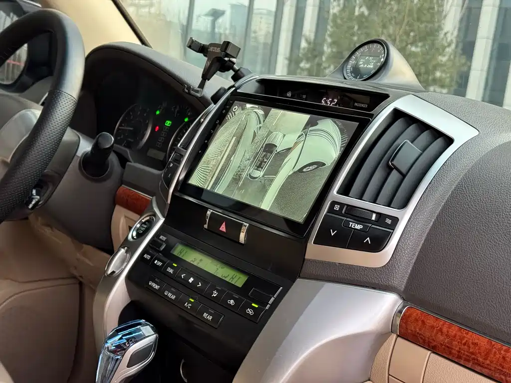 Toyota Land Cruiser 2016 — фото 22
