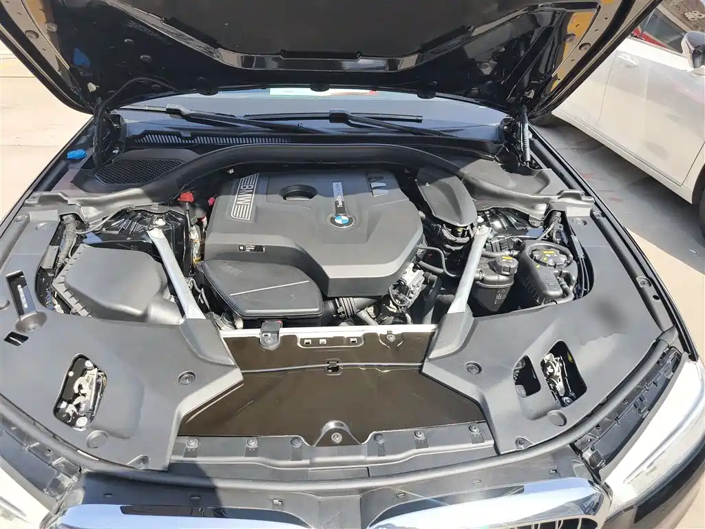 BMW 5 Series 2020 — фото 16