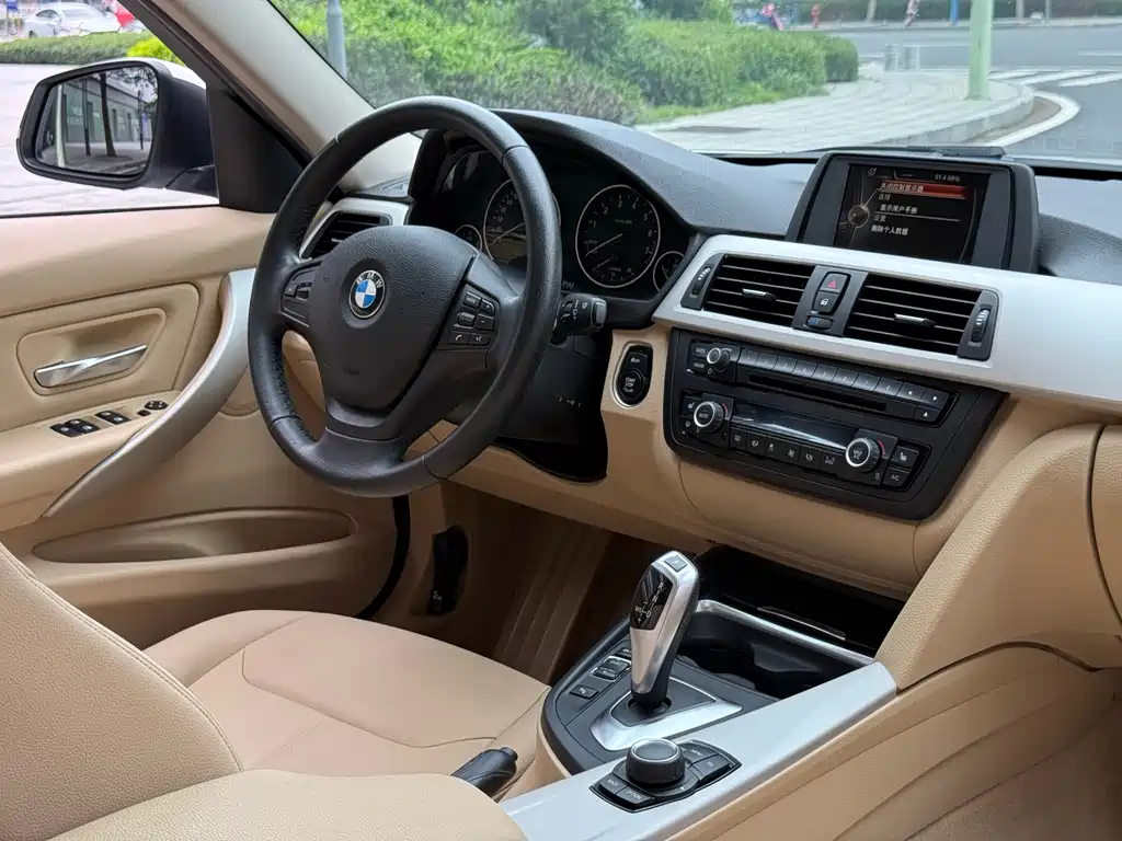 BMW 3 Series 2015 — фото 11