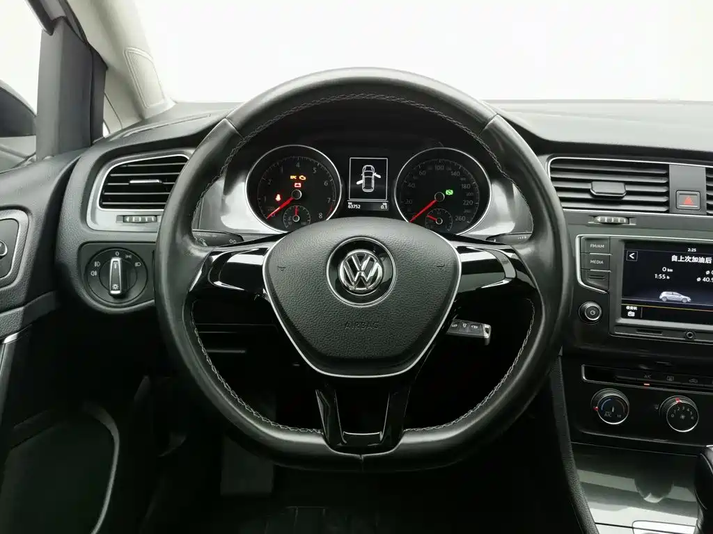 Volkswagen Golf 2018 — фото 11