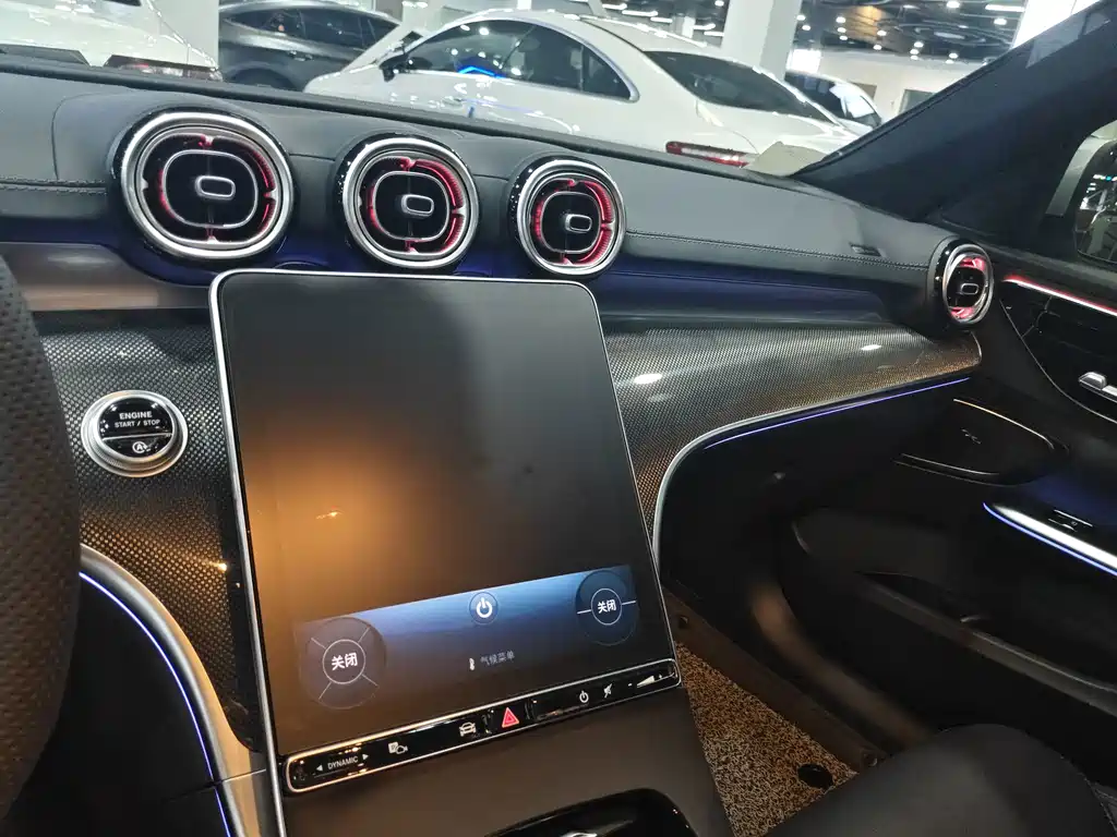Mercedes-Benz C-Class 2025