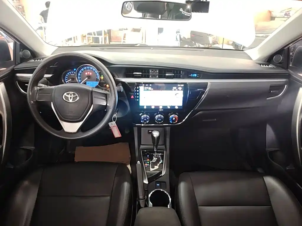Toyota Corolla 2017 — фото 10