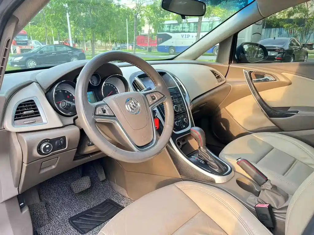 Buick Excelle GT 2015 — фото 8