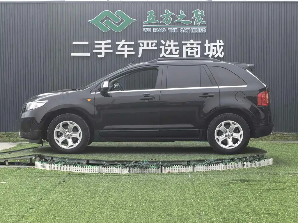 Ford Edge 2013 — фото 20