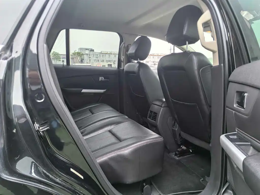 Ford Edge 2013 — фото 14