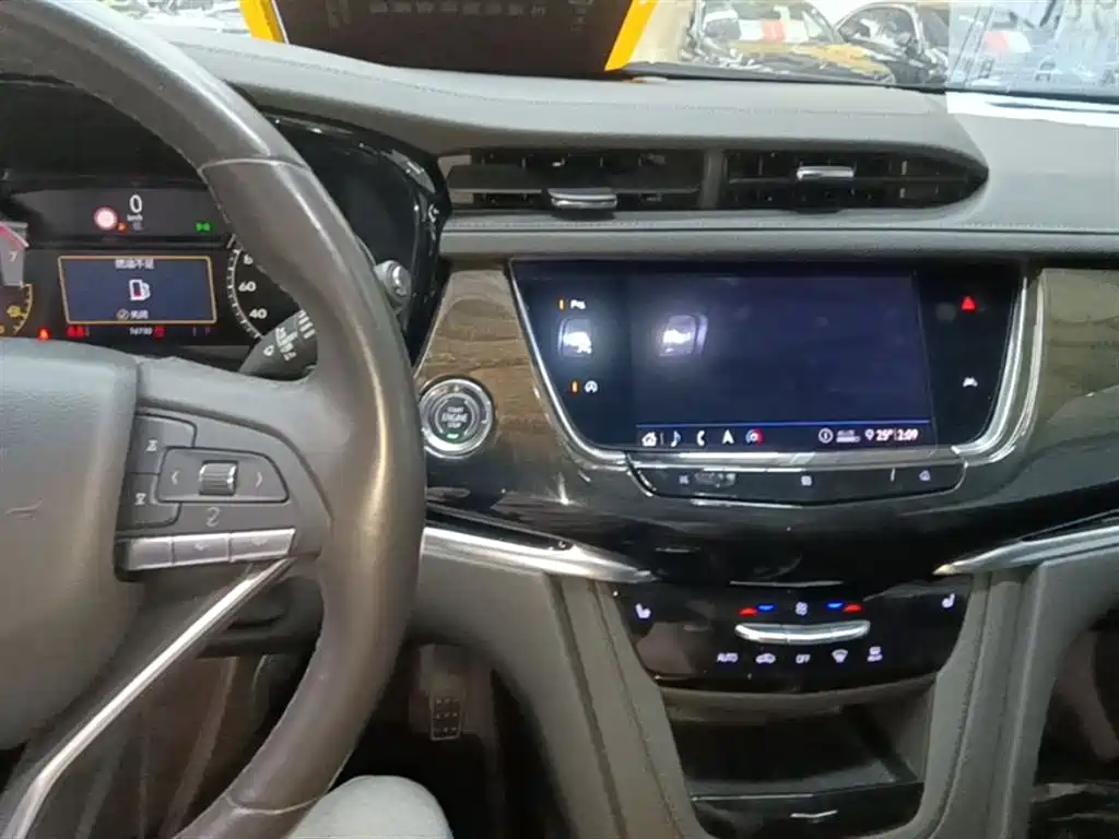Cadillac XT6 2020 — фото 13