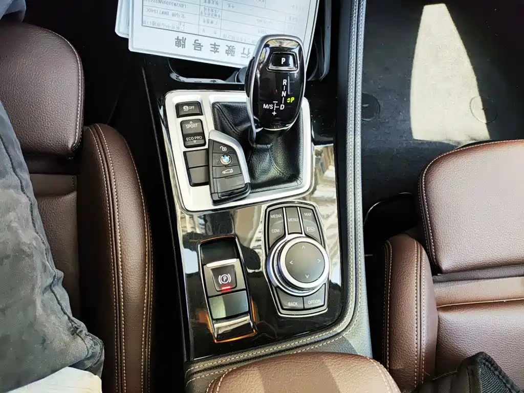 BMW 1 Series 2022 — фото 10