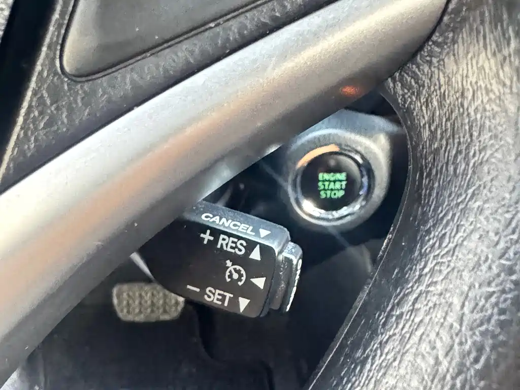 Toyota Yaris L 2022 — фото 23