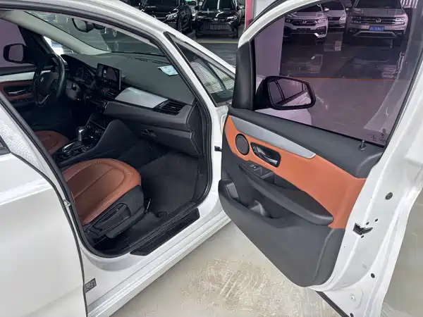 BMW 2 Series Station Wagon 2016