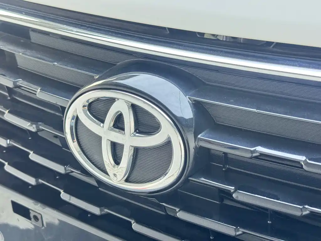 Toyota Yaris L 2022 — фото 39