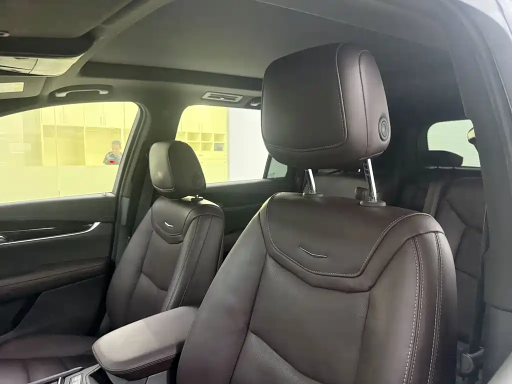 Cadillac XT6 2021 — фото 12