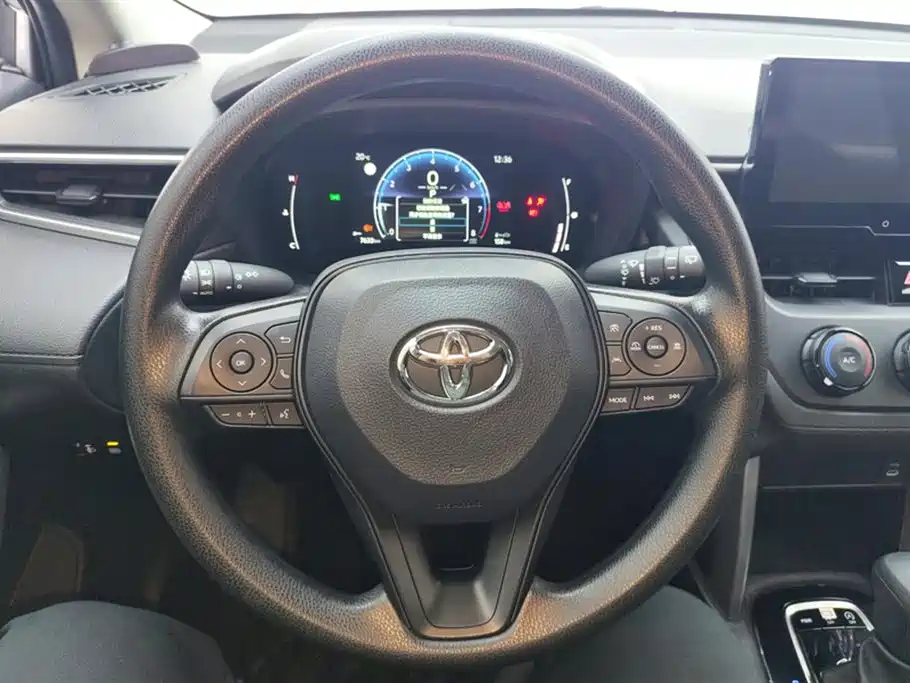 Toyota Corolla Cross 2025 — фото 15