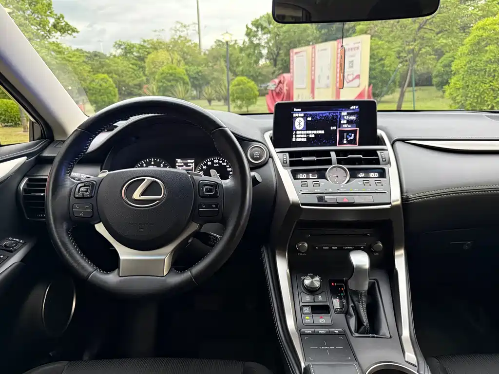 Lexus NX 2018 — фото 10