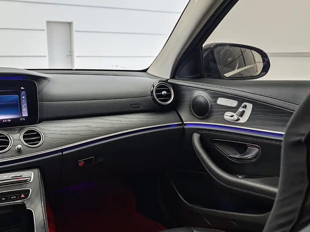 Mercedes-Benz E-Class 2019 — фото 16