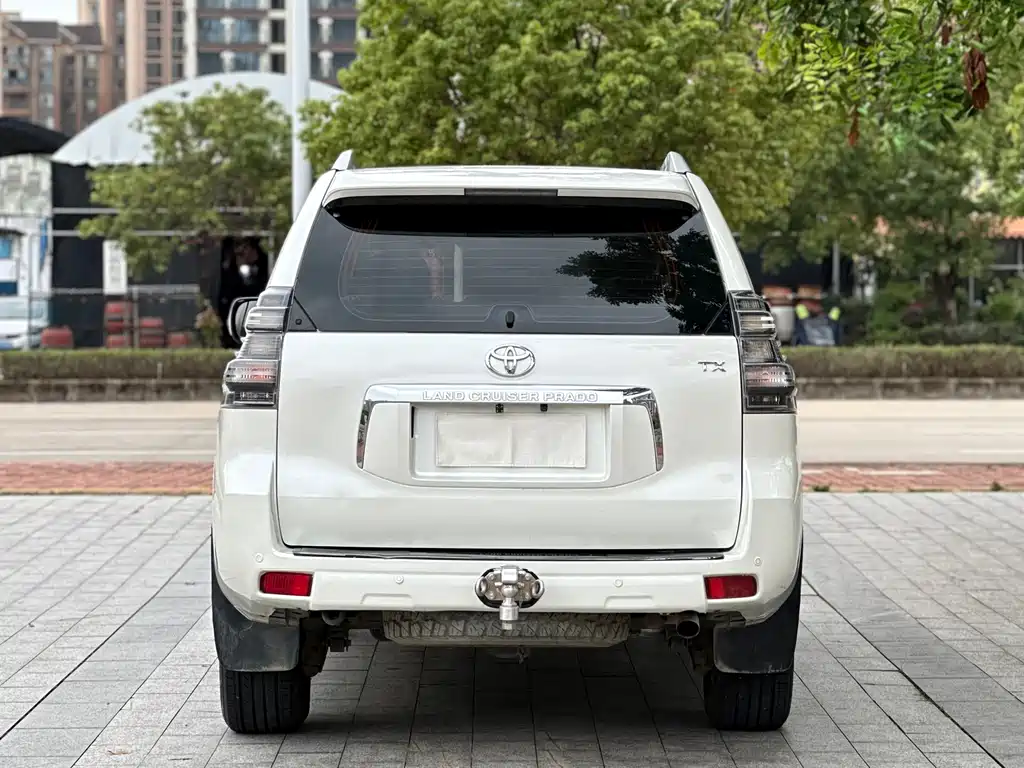 Toyota Prado 2012 — фото 4