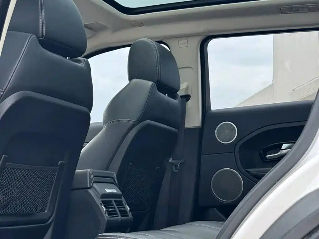 Land Rover Evoque 2015 — фото 16