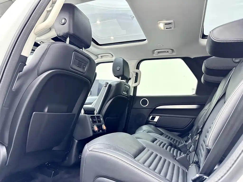 Land Rover Discovery 2022 — фото 12