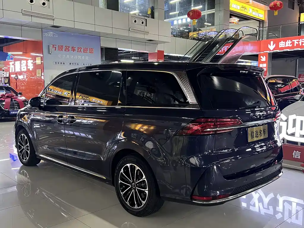 Roewe iMAX8 2021 — фото 18