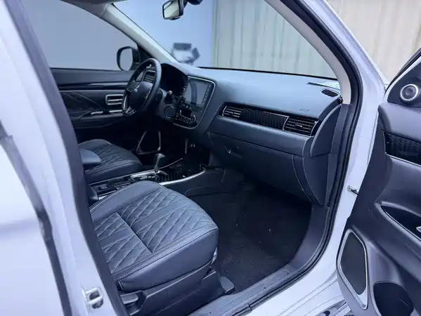 Mitsubishi Outlander 2022