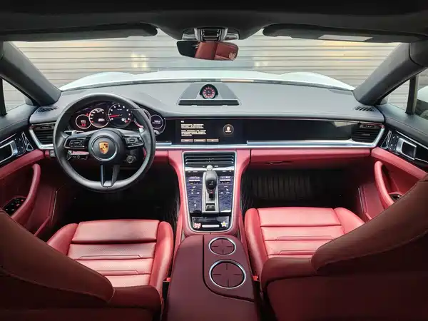 Porsche Panamera 2023