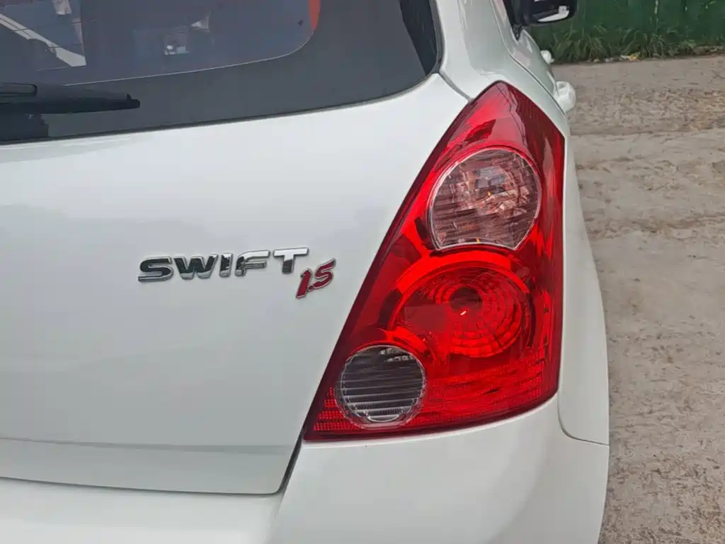 Suzuki Swift 2015 — фото 8