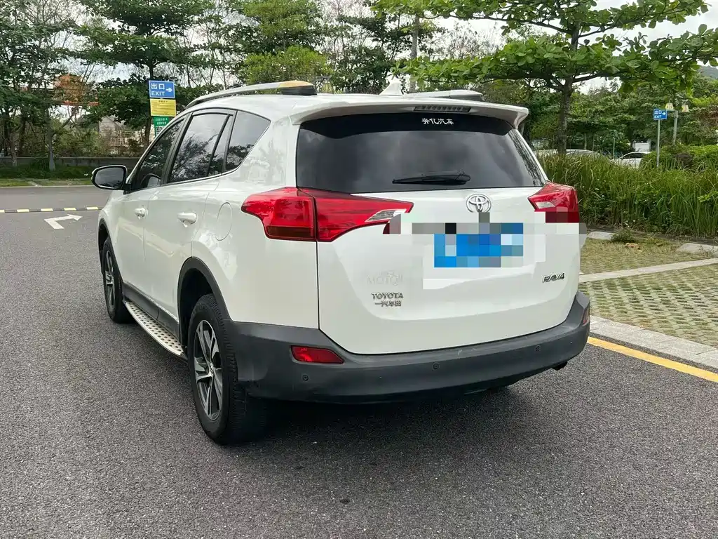 Toyota RAV4 2016 — фото 4