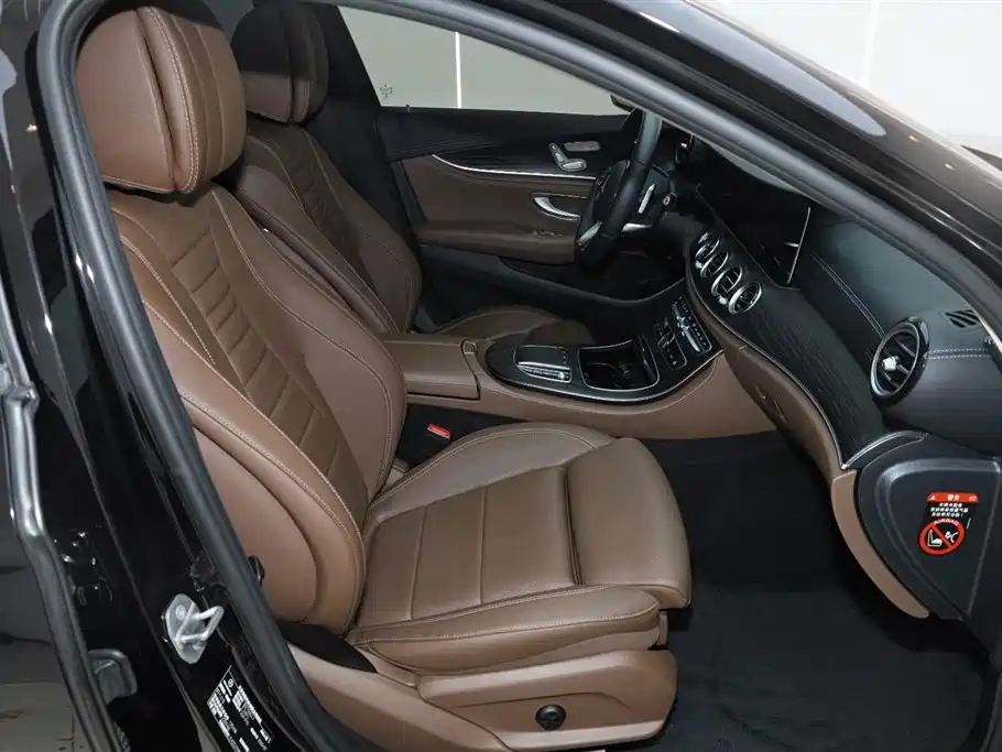 Mercedes-Benz E-Class 2020 — фото 14
