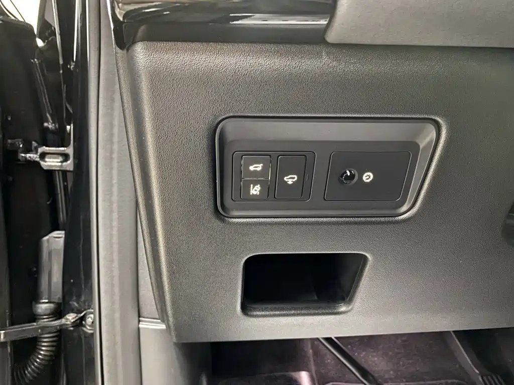 Land Rover Discovery 2018