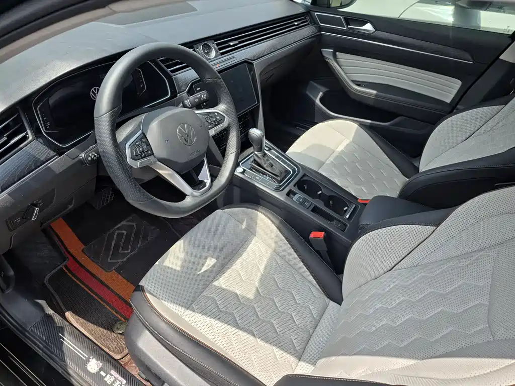 Volkswagen Magotan 2025