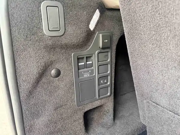 Land Rover Discovery 2024
