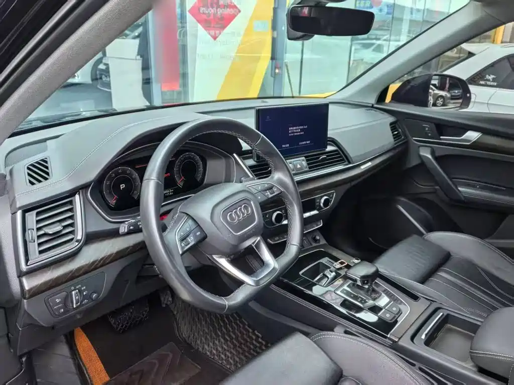Audi Q5L 2022 — фото 10
