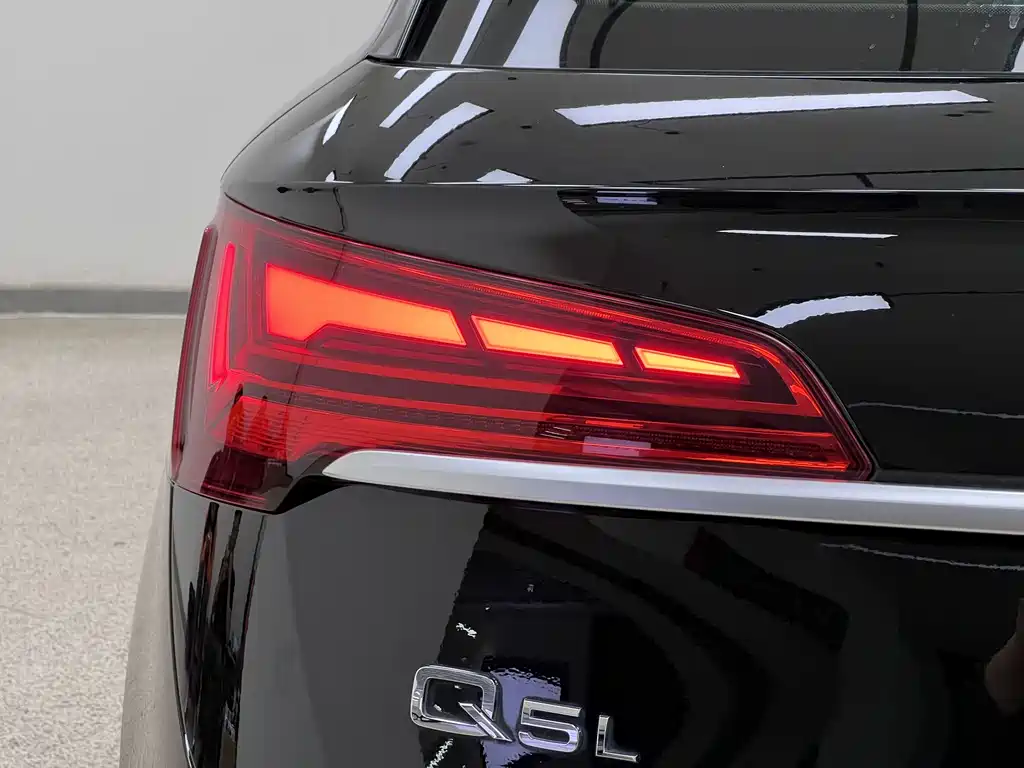 Audi Q5L 2022 — фото 7