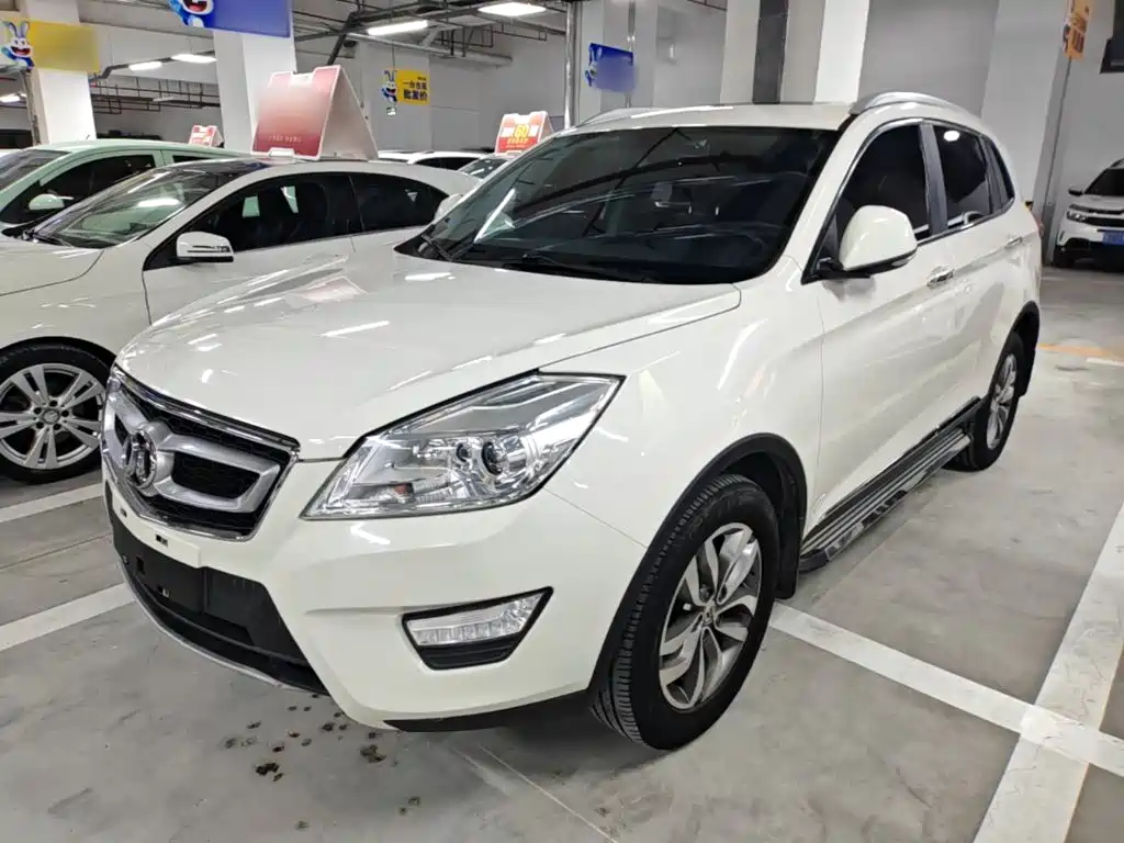 BAIC Shenbao X65 2016 — фото 1