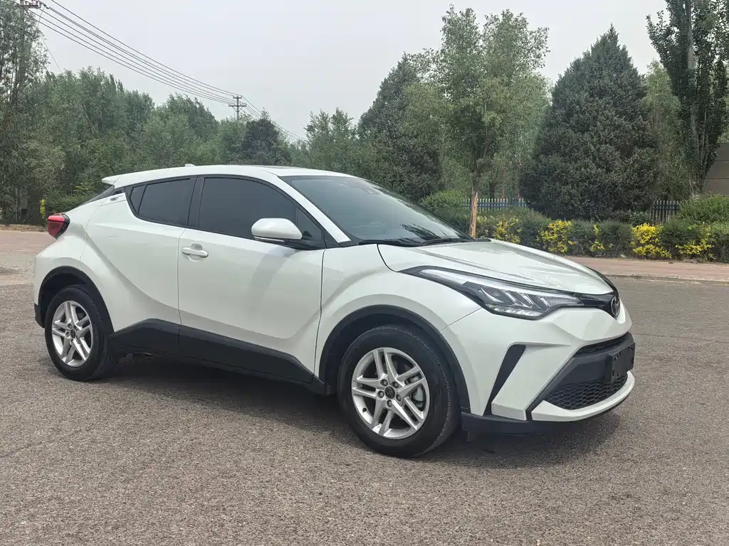 Toyota C-HR 2024 — фото 3